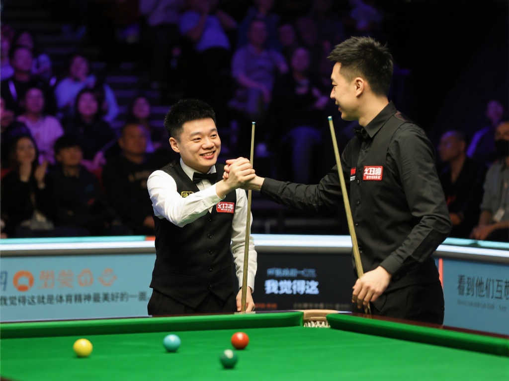 提前庆祝🎉！范争一社媒发赵心童照片，预祝夺冠在望